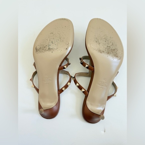Valentino Garavani Brown Leather Caged Rockstud thong kitten heel sandals EU 38 - Picture 6 of 10